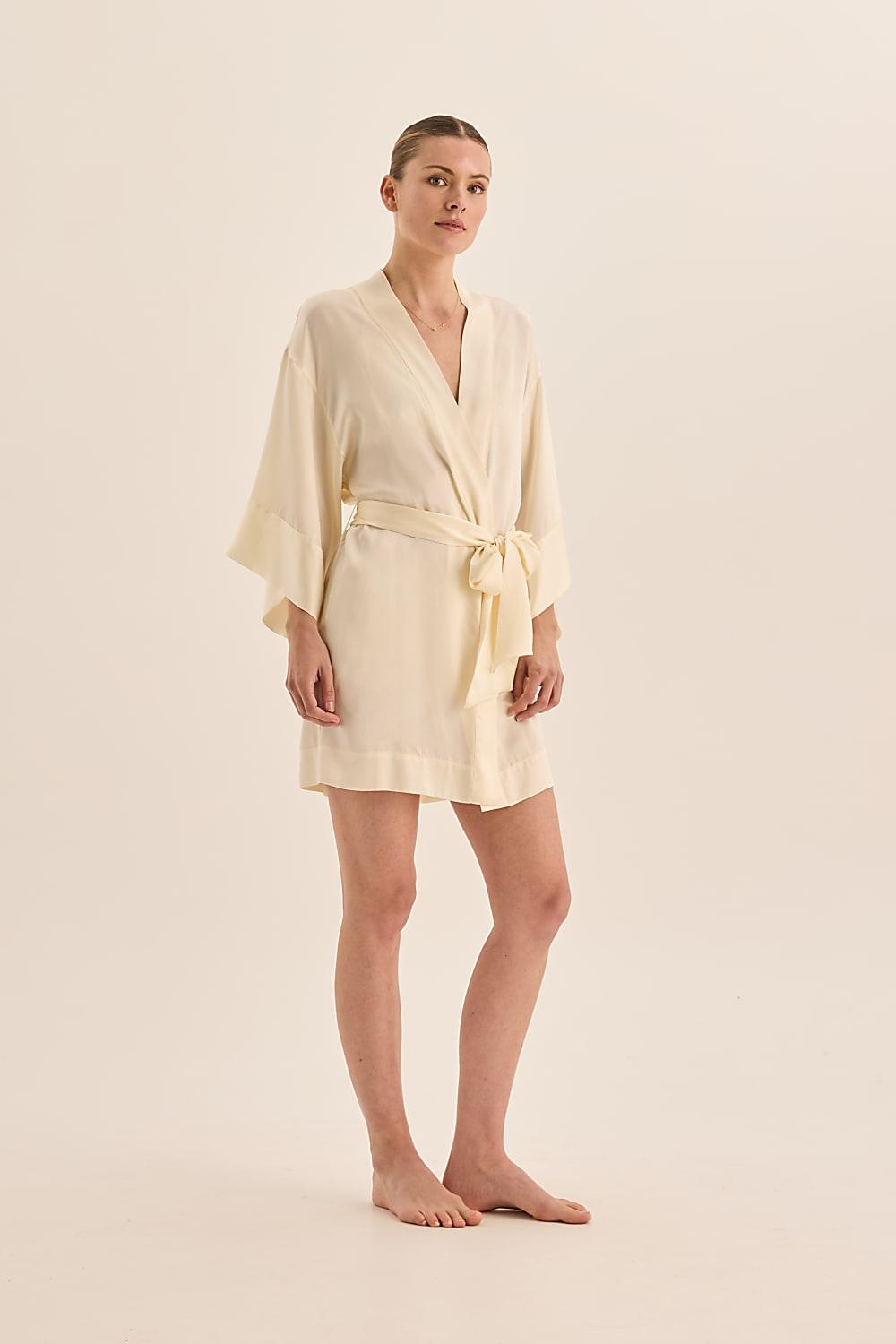 Irvory Robe Gingerlilly Sleepwear | Diamond Pure Silk Ivory Short Robe